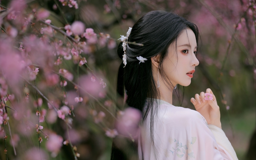 吻  契诃夫 短篇小说